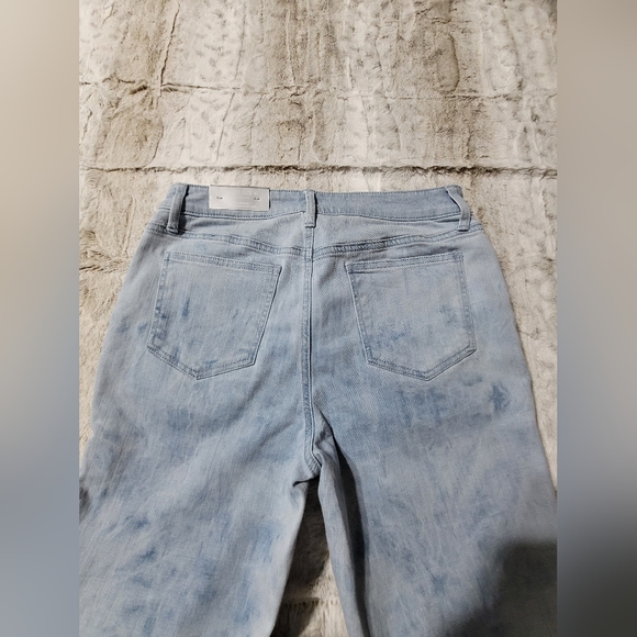 Chico’s So Slimming Girlfriend Ankle Jeans - Picture 5 of 9